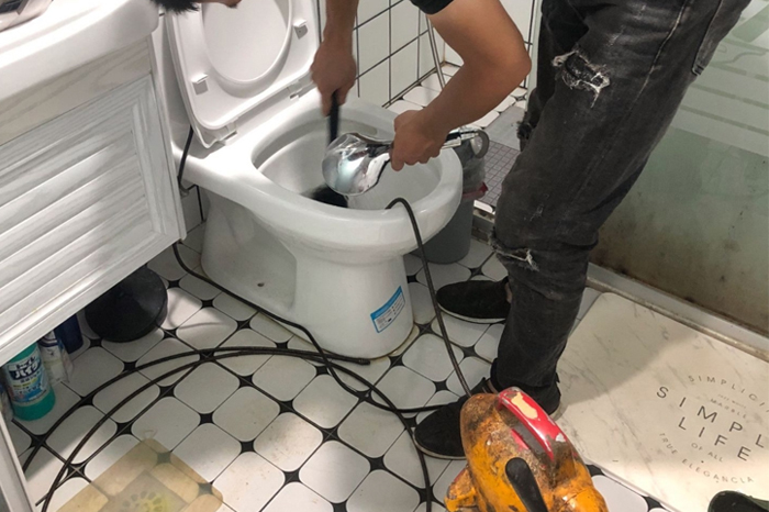 诏安马桶堵塞自己疏通还是找师傅？专业上门服务让你省时更省心